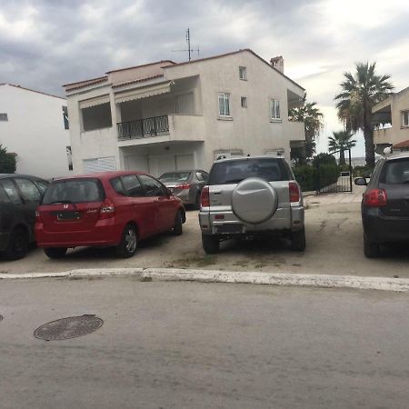 Seafront Maisonette In フォルカ エクステリア 写真