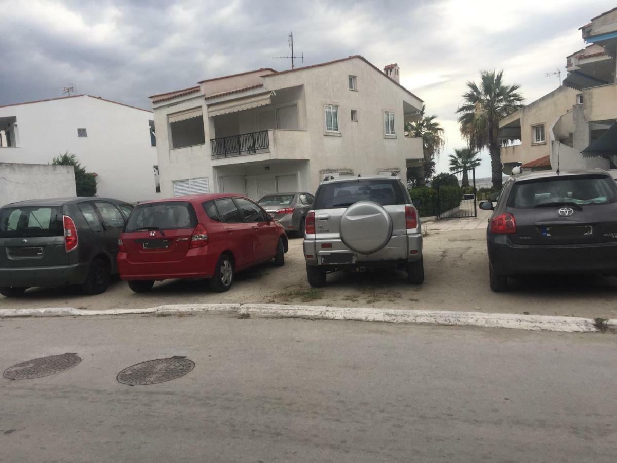 Seafront Maisonette In フォルカ エクステリア 写真