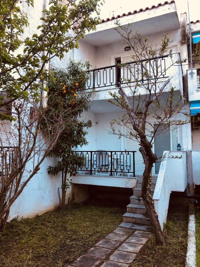 Seafront Maisonette In フォルカ エクステリア 写真