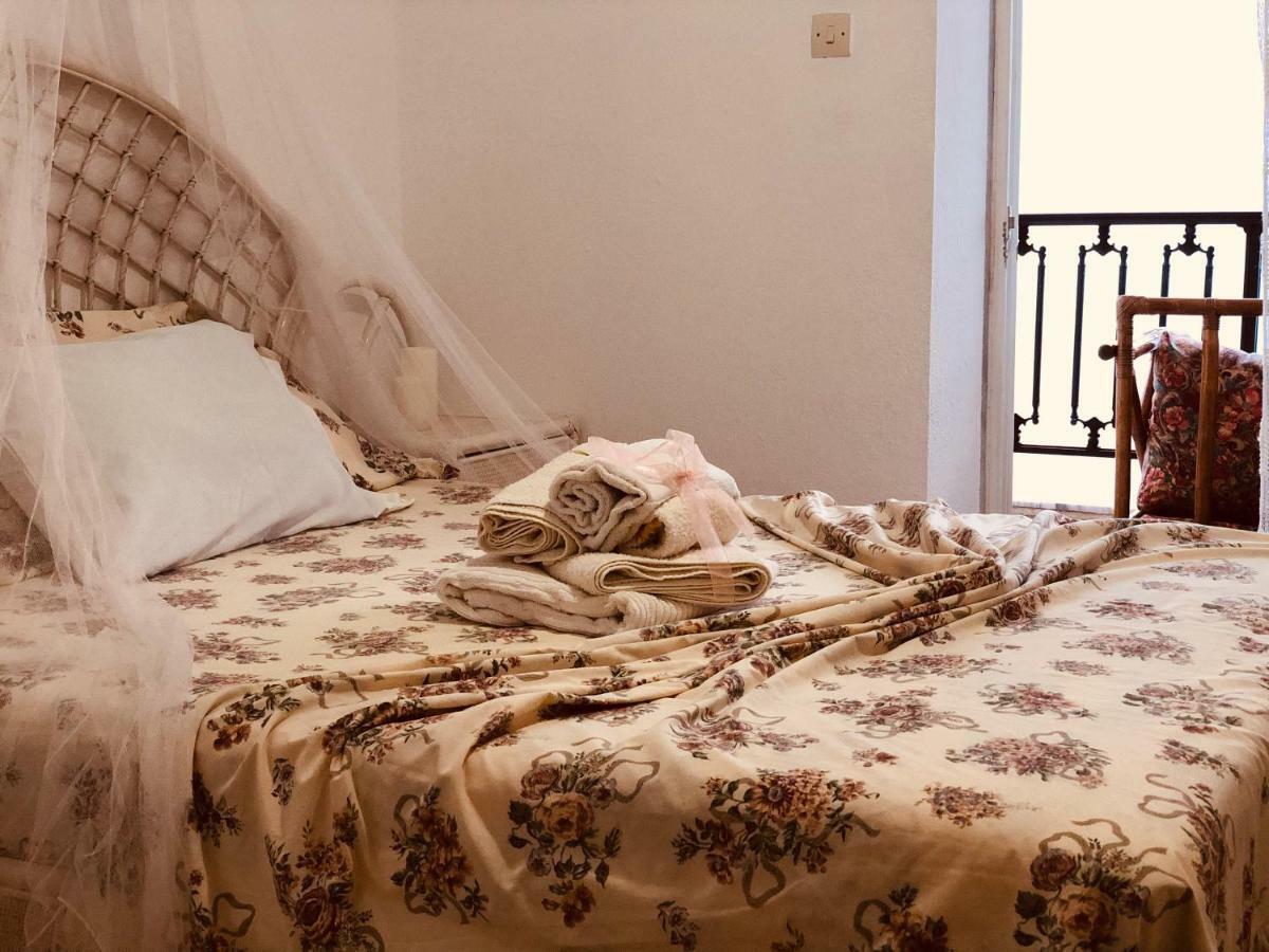 Seafront Maisonette In フォルカ エクステリア 写真