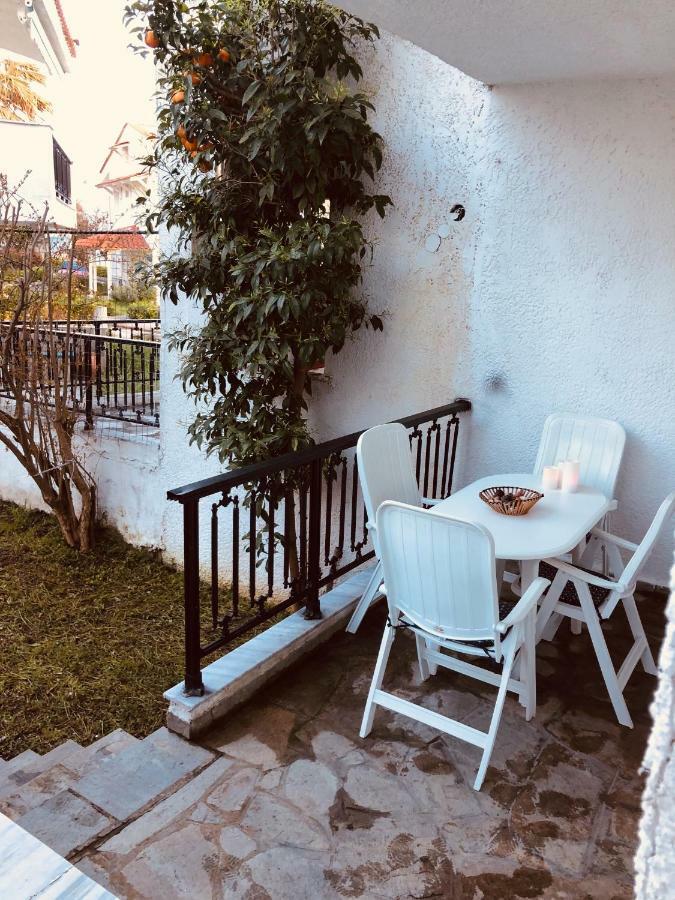 Seafront Maisonette In フォルカ エクステリア 写真